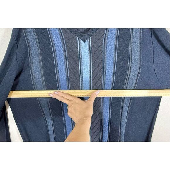 Vintage Montechiaro Italy V-Neck Wool Blend Men's Sweater - Picture 8 of 9